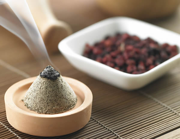 30张艾灸的图片高清大图
