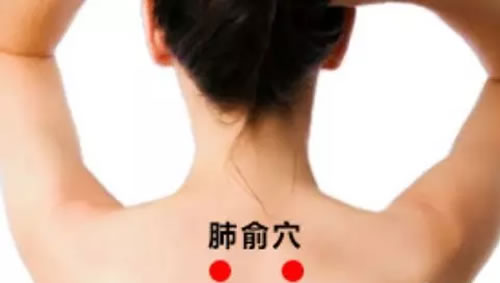 三九灸灸哪里?灸背来年少受罪