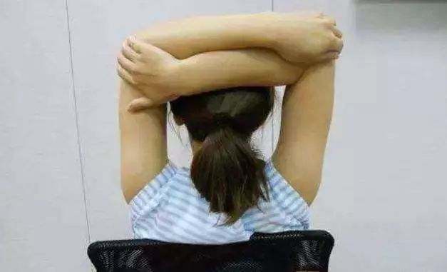 拉筋法:拉开身上筋体内百病去,值得珍藏!