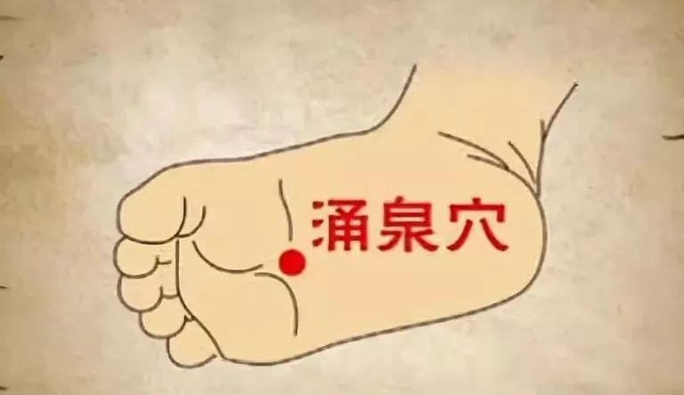 气血不足手脚冰凉开始艾灸,不然又迟了!
