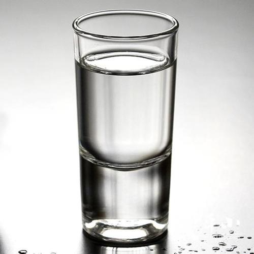 玻璃杯的组成材料是什么配图