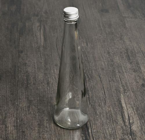 玻璃瓶和塑料瓶的区别配图
