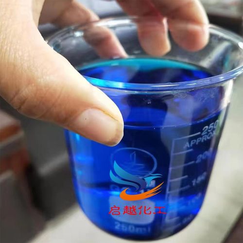 玻璃水里面的蓝色东西是什么配图