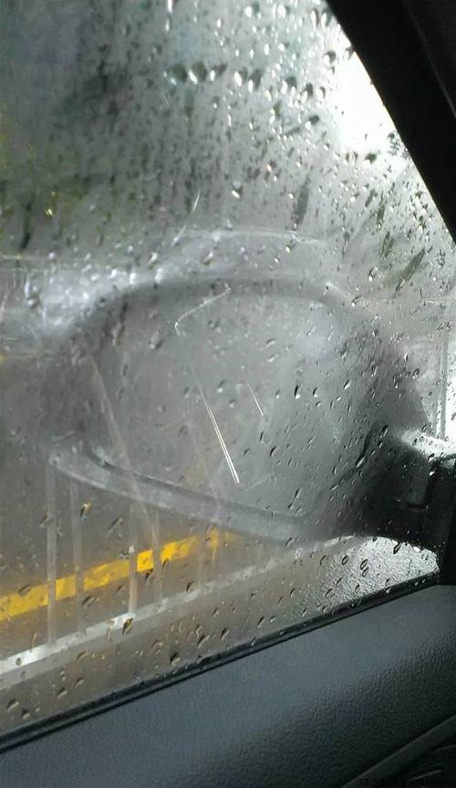 车玻璃换了下雨了有影响配图