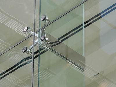 点式幕墙玻璃的安装方法配图