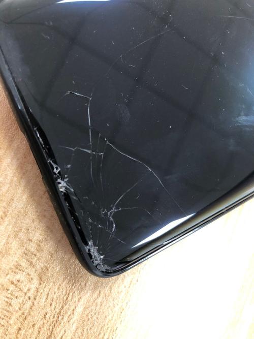 华为平板屏幕玻璃碎了能不能只换玻璃配图