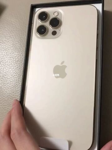 iPhone12换镜头玻璃配图