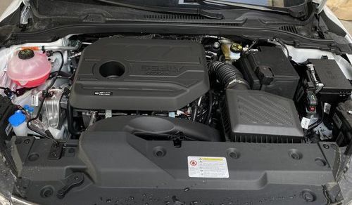 吉利汽车怎么换玻璃水配图