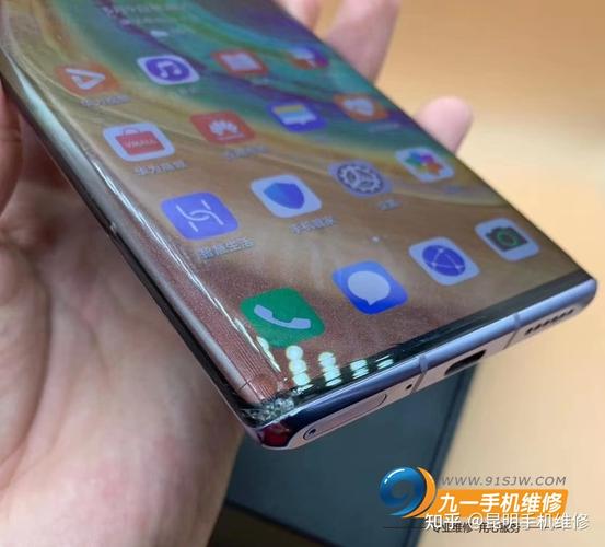 mate30pro屏幕玻璃碎了更换多少钱?配图