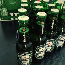透明玻璃瓶的啤酒叫什么配图