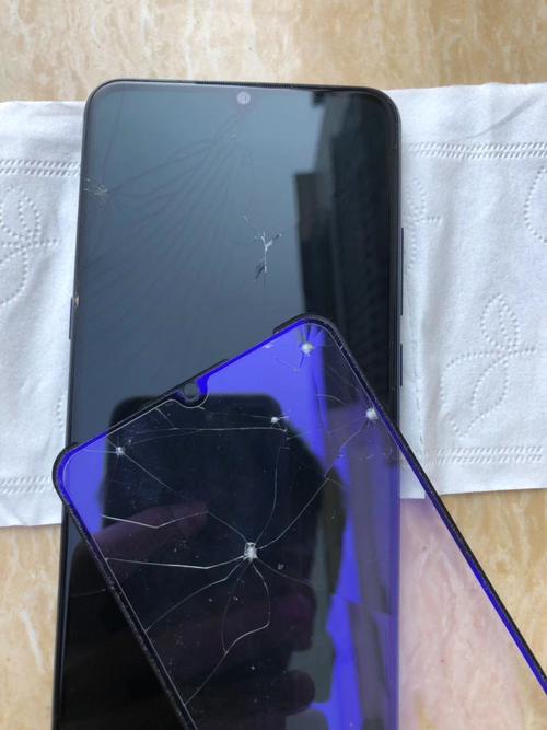vivo手机外屏玻璃碎了换一个多少钱配图