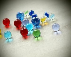 为什么老是听到楼上玻璃珠的声音配图