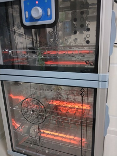 消毒柜的玻璃能换不配图