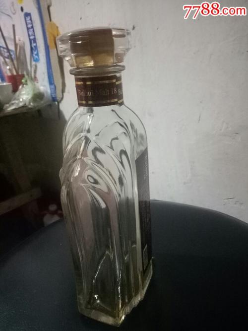 一个玻璃酒瓶的成本配图