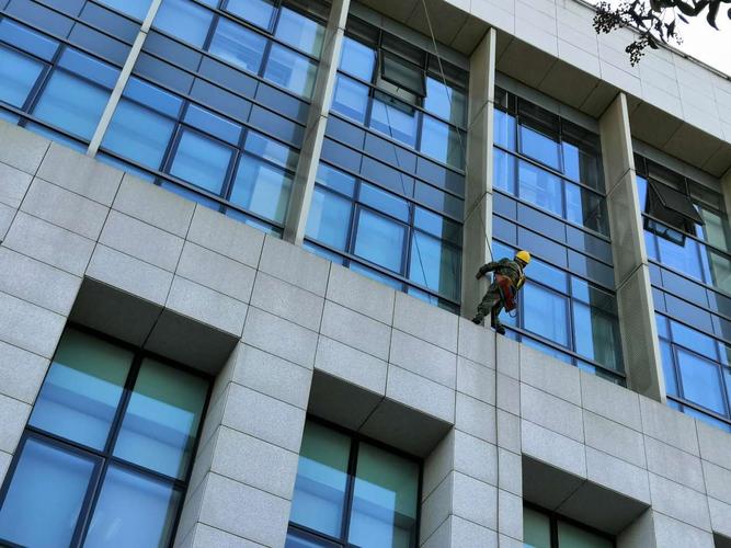 浙江创新玻璃幕墙安全性检测配图