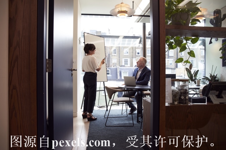 试用虚拟主机，希望能绑定自己的域名测试。
