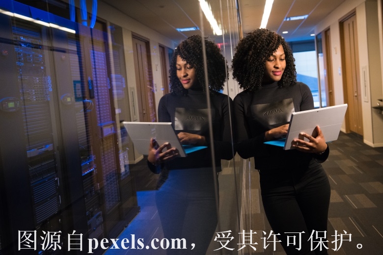 不是本地法人  手持执照照相