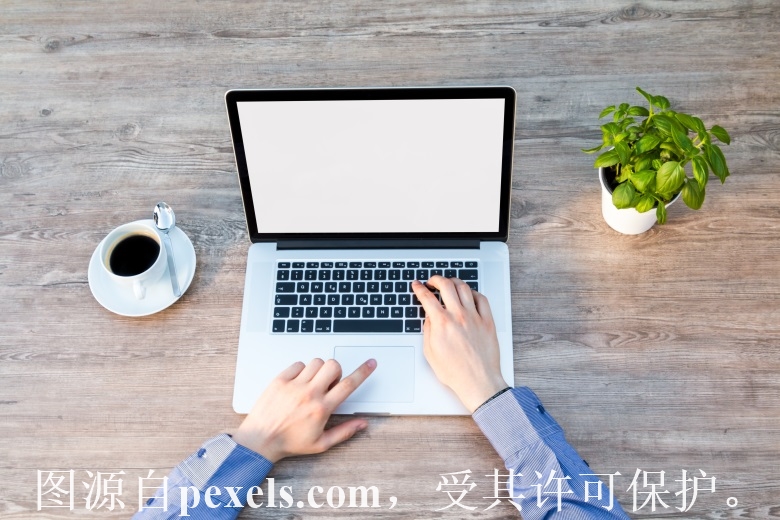 网站网页排版混乱，无法更改