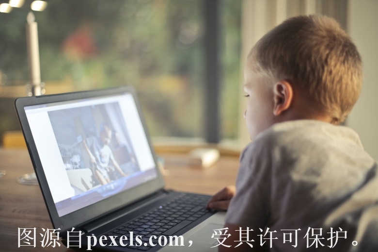 您好，域名解析后一直不生效