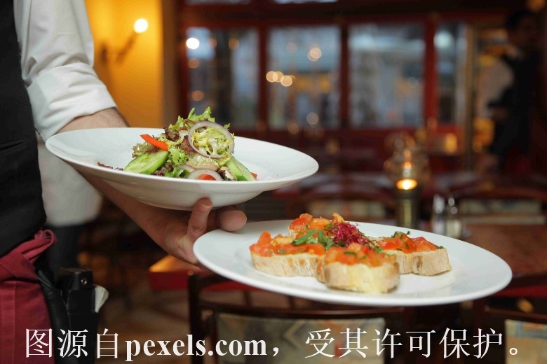 新绑定的站点hxstweb.com怎么打不开啊