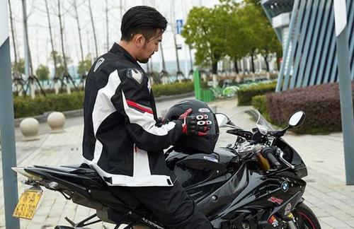 冬天骑摩托装备配图