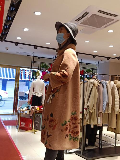 冬装出清图片配图
