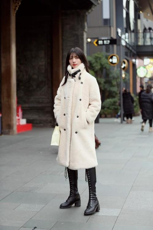 街头时尚冬装外套怎样搭配