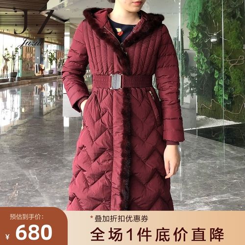 玖姿羽绒服冬装新款配图