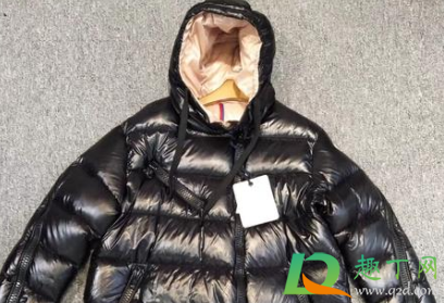 亮皮羽绒服怎么清洗配图
