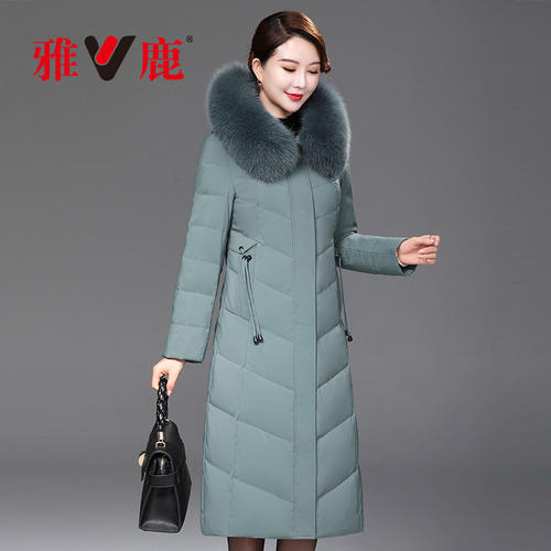 雅鹿羽绒服女款配图
