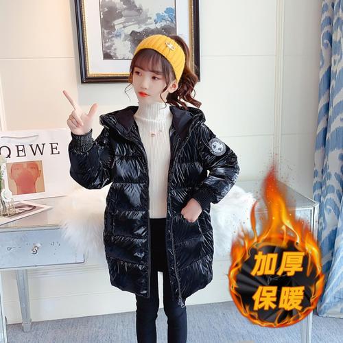 羽绒服女童配图