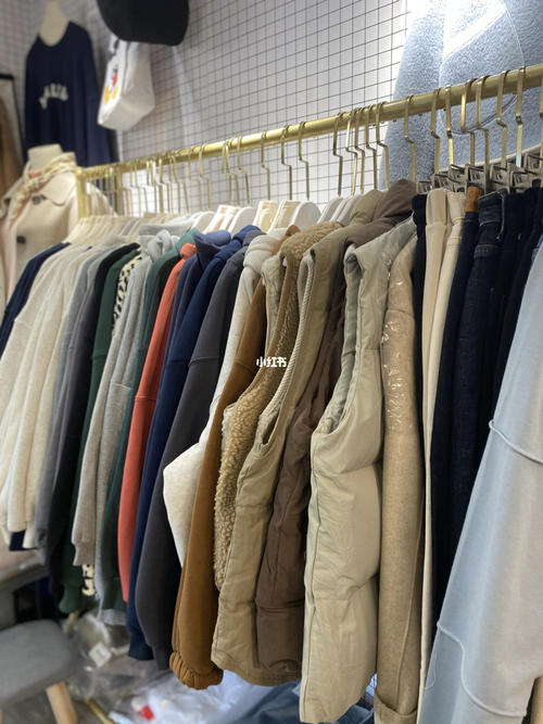 真实服装店图片大全冬装配图