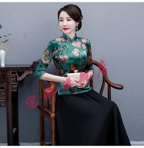 中国风唐装女套装冬季配图