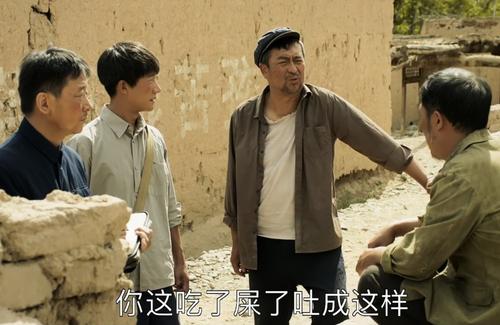 扒马褂吐屎是什么梗配图