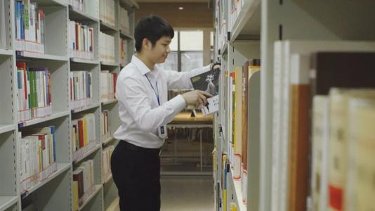 北京图书管理员是什么梗配图