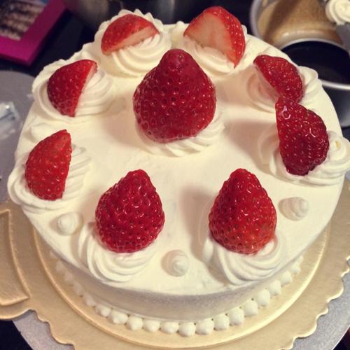 冬天的草莓蛋糕是什么梗配图