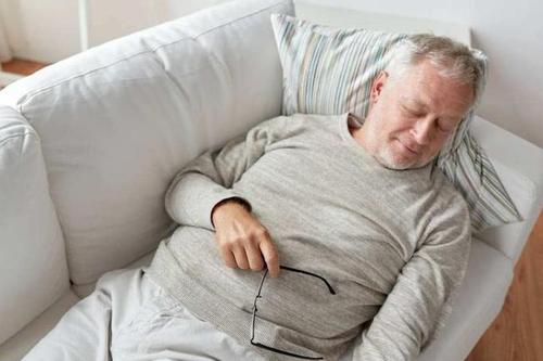 脑梗瘫痪老人嗜睡是什么征兆配图