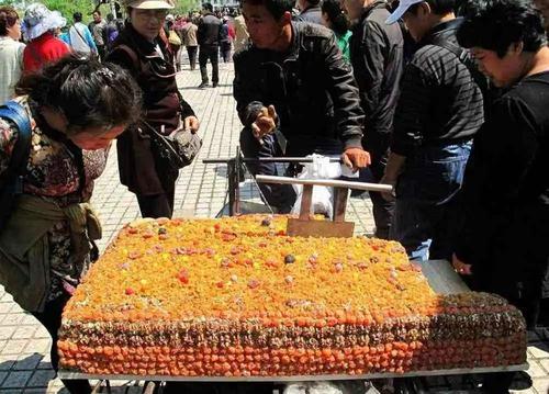 新疆人卖切糕是什么梗配图