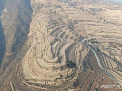 西周北边还有一个国家，曾与周天子并称王，他们是什么人？