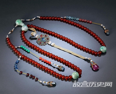 清朝的官员佩带珠子的用处