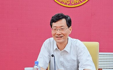 王巍(请大家帮我找一下“王巍”的身高资料和剑圣怎么玩?)