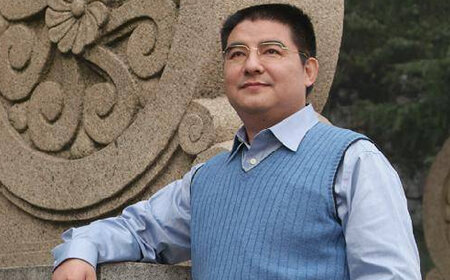 陈光标(陈光标在冰桶中蹲了30分钟,用的是真冰块吗?人最多能抗寒多...)