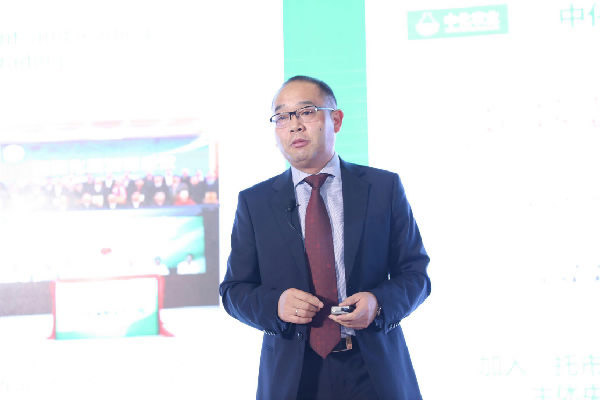 覃衡德(帮个忙老师们！急需了解！无定金变更执行董事几天出证，变更...)