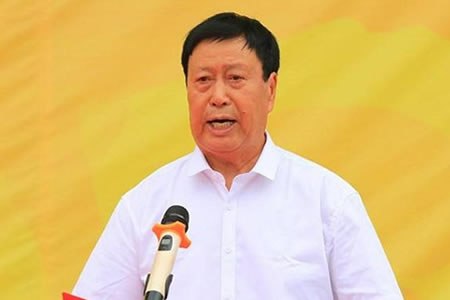 高文班(史丹利公司董事长和总裁是谁?)