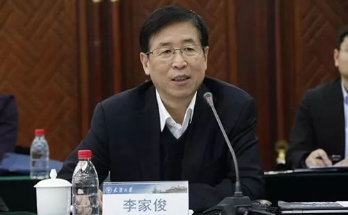 李家俊(寒战中最后李家俊看的书是什么?)