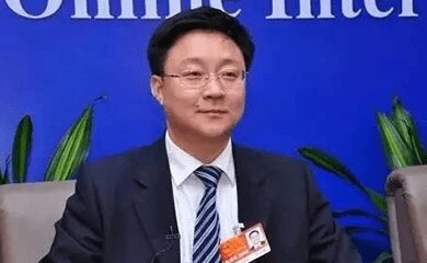 刘庆峰(刘庆峰哪个大学毕业的?)