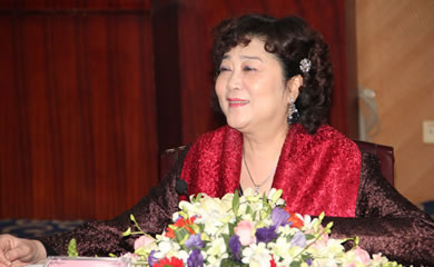 何永智(洪崖洞卖给谁了?)