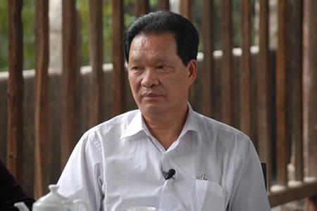 侯炳辉(求答案：中级职称，中级工程师？，中级工程师职称好用吗？？)