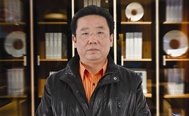 张恒伟(我父亲用我的名字给我买了一部汽车，就是因为欠债的原因，债...)
