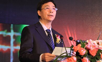 李颖生(女首富李颖的哪年出生?)